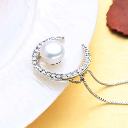 Elegant Moon pendant Necklaces with Pearl